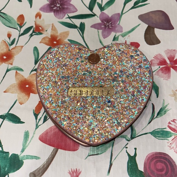 Other - Heart Shaped Peachy Blush NIB